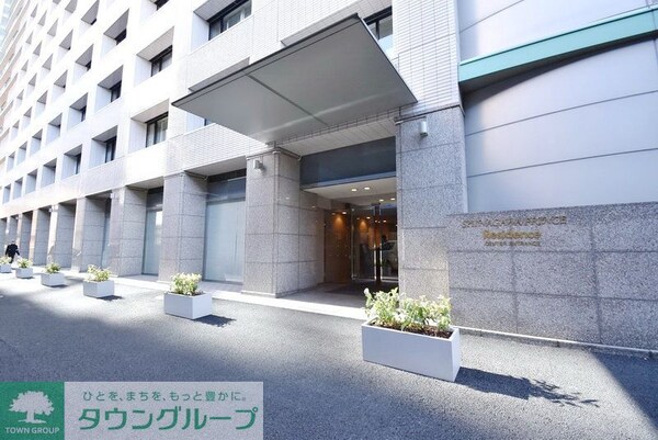 エントランス(★タクシー手配／ランドリーサービス／ホテル施設利用可★)
