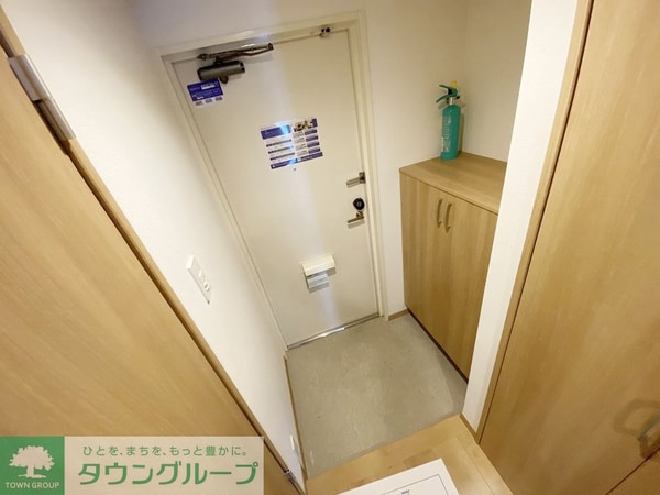 玄関(お問合せは(株)タウンハウジングレジデンス事業部　赤坂店・…)