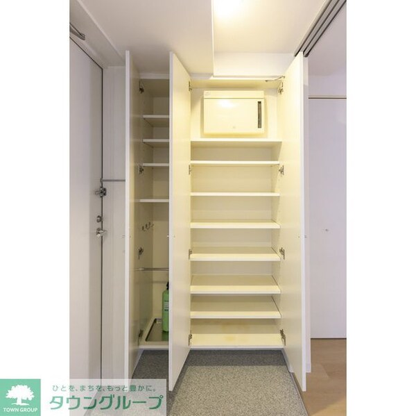 設備(シューズボックス)