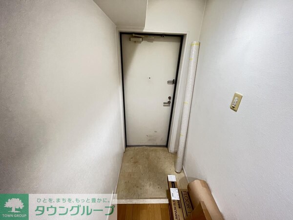 玄関(お問合せは(株)タウンハウジング東京へ)