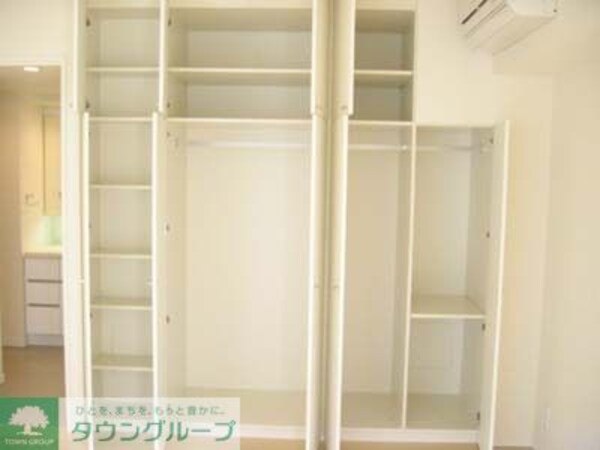 収納(Hタイプ2005年8月撮影 同タイプ310号室の写真です。)