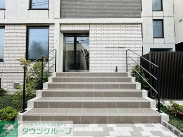 エントランス(部屋探しは株式会社　タウンハウジング　までお気軽にお問合せ…)