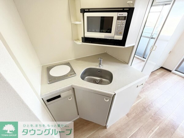 キッチン(※電子レンジは残置物です。)
