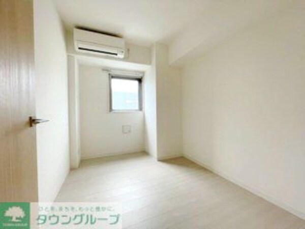 寝室(白を基調としたお部屋で！)