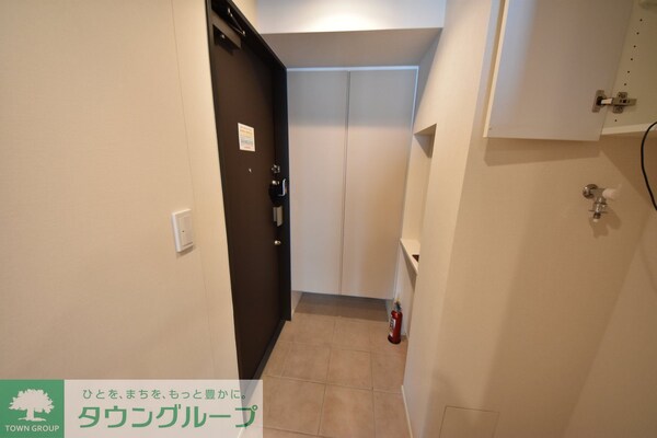 玄関(お問合せは(株)タウンハウジング赤坂店へ【03-5563-…)