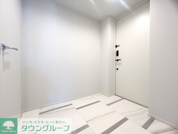 玄関(お問合せは(株)タウンハウジング東京へ)
