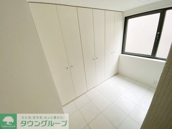 玄関(お問合せは(株)タウンハウジング東京へ)