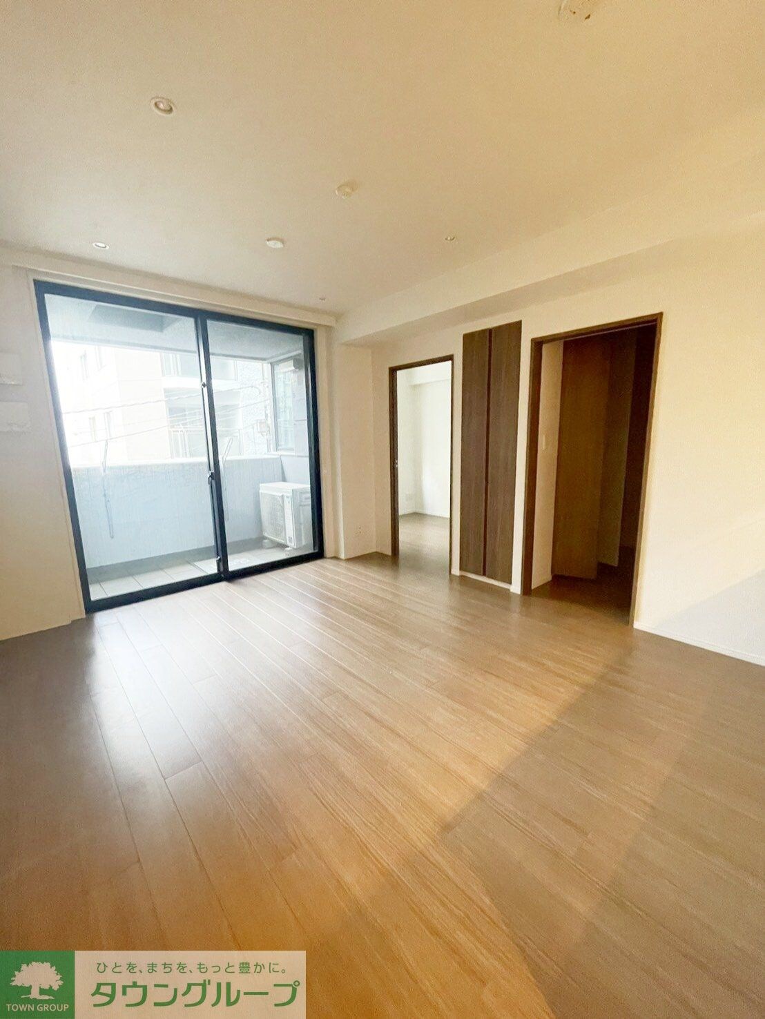 物件内観写真2　(リビング/居室)