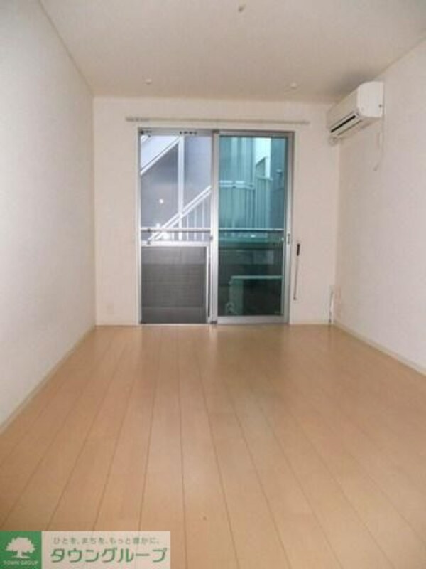 リビング・居室(★洋室約７帖で室内ゆったり★)