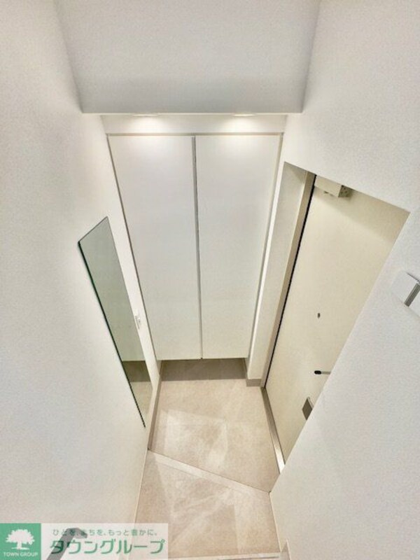 玄関(お問合せは(株)タウンハウジング東京へ)
