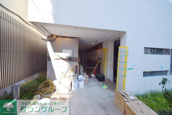 エントランス(駐車場)