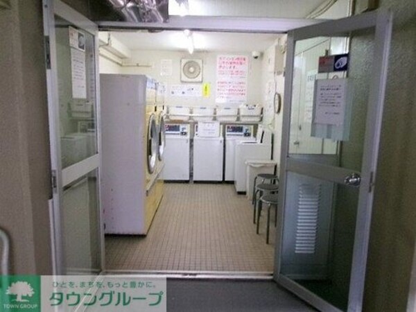 その他(１階共用部コインランドリー　※2023年8月撮影)