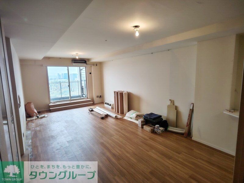 物件内観写真2　(リビング/居室)