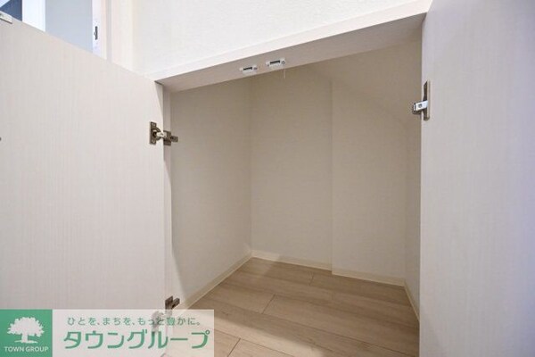 収納(階段下収納)