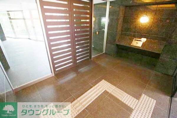 ロビー(部屋探しは株式会社　タウンハウジング　までお気軽にお問合せ…)