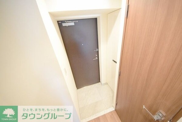 玄関(お問合せは(株)タウンハウジング東京へ)