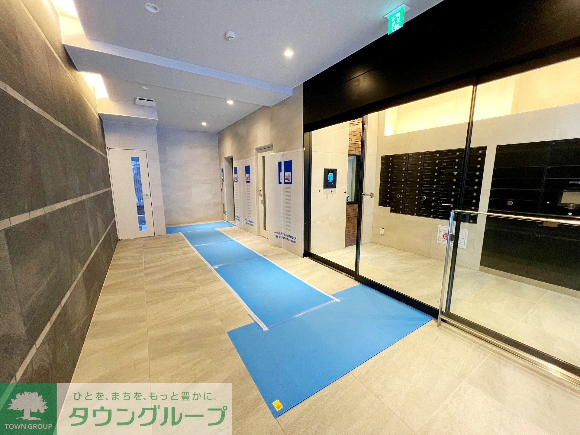 物件内観写真3　(ロビー)