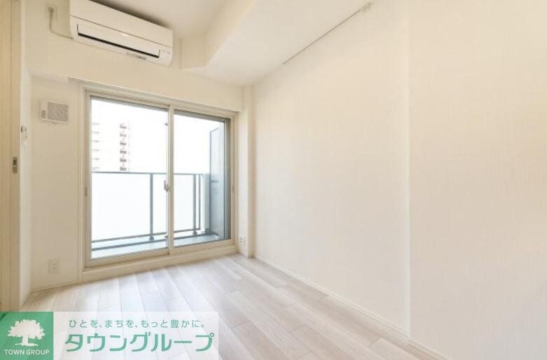 物件内観写真2　(リビング/居室)