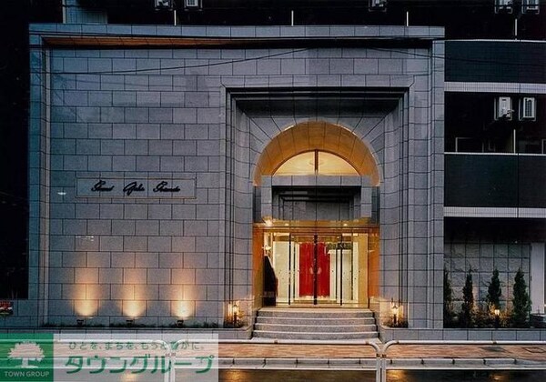 エントランス(スタイリッシュな分譲仕様の外観)