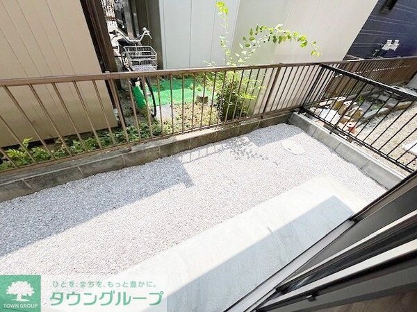 バルコニー(道路に面しておらず、陽当たりも良いので人目気にせず干せます！)