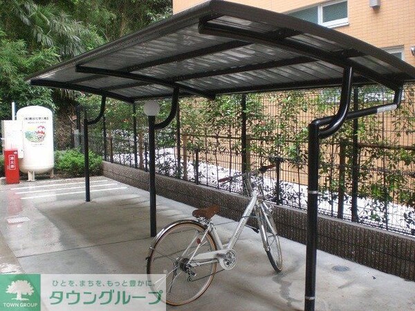 共有部分(駐輪場　原付＆自転車のみ駐輪可能)