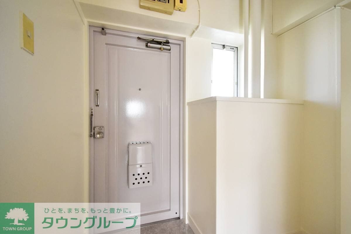 物件内観写真12　(玄関)