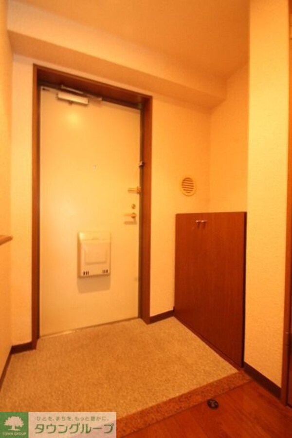 玄関(★お部屋探しは株式会社タウンハウジング東京まで★)