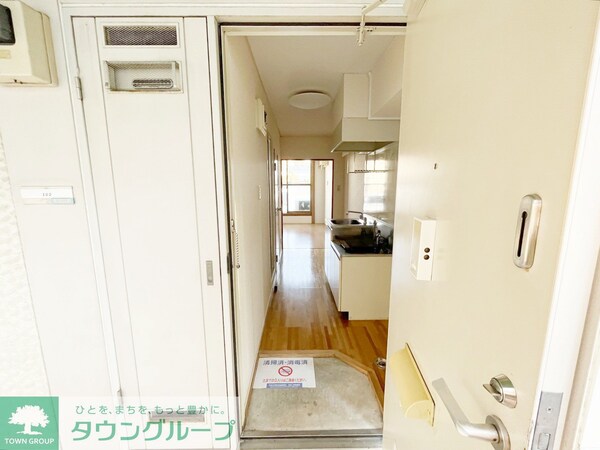 玄関(同建物別号室参考写真)
