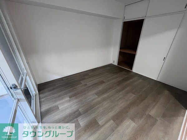 寝室(★お部屋探しは株式会社タウンハウジング東京まで★)