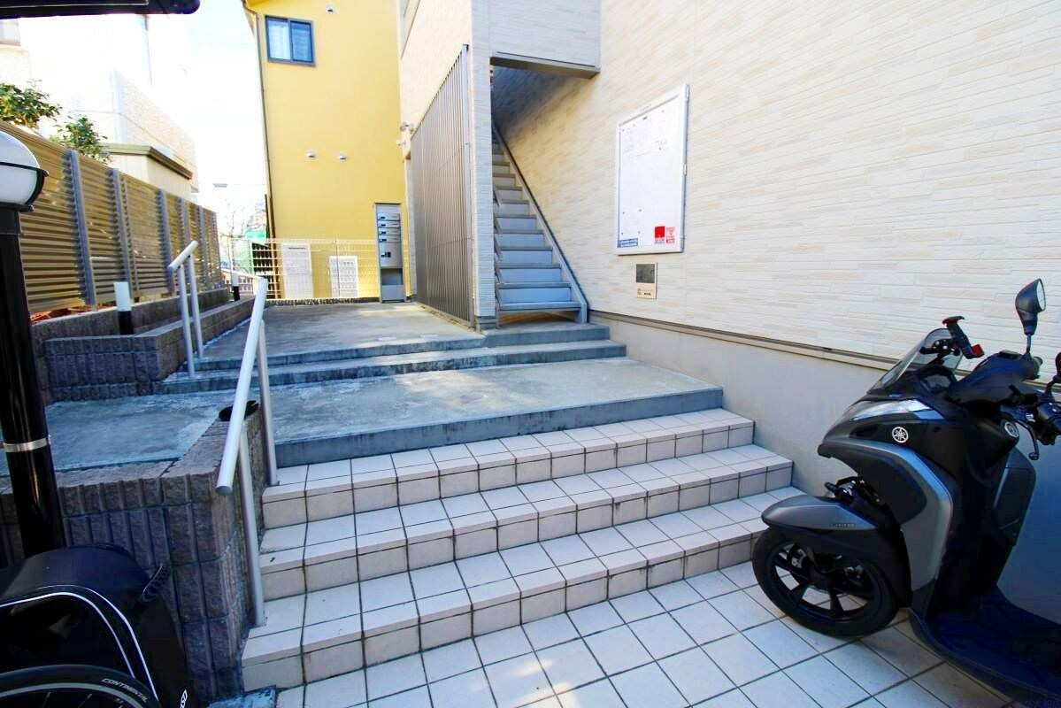 物件内観写真10　(★エントランス★)