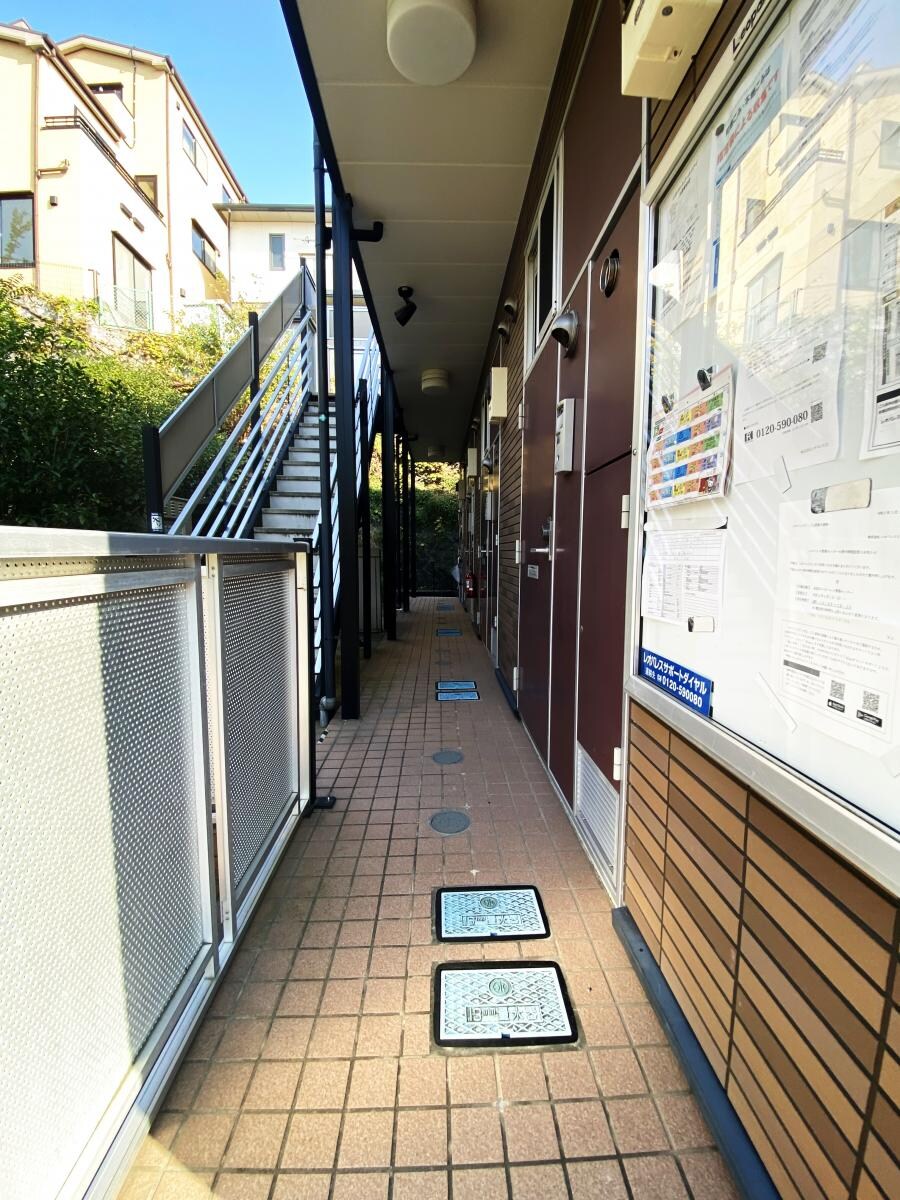 物件内観写真12　(エントランス)