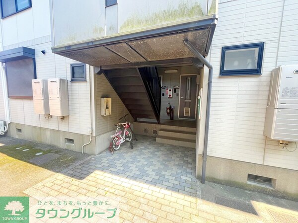 エントランス(★踊場駅徒歩７分と駅近★)