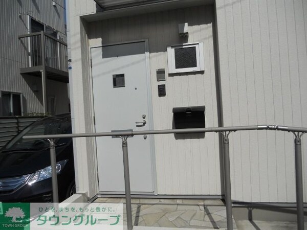 エントランス(★★ロフトつきのお洒落な一戸建て★★)
