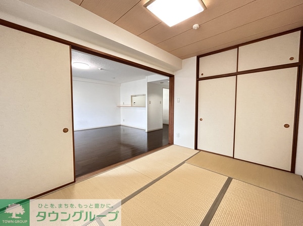 共有部分(和室約6.8帖※照明器具は性能保証外備品となります)