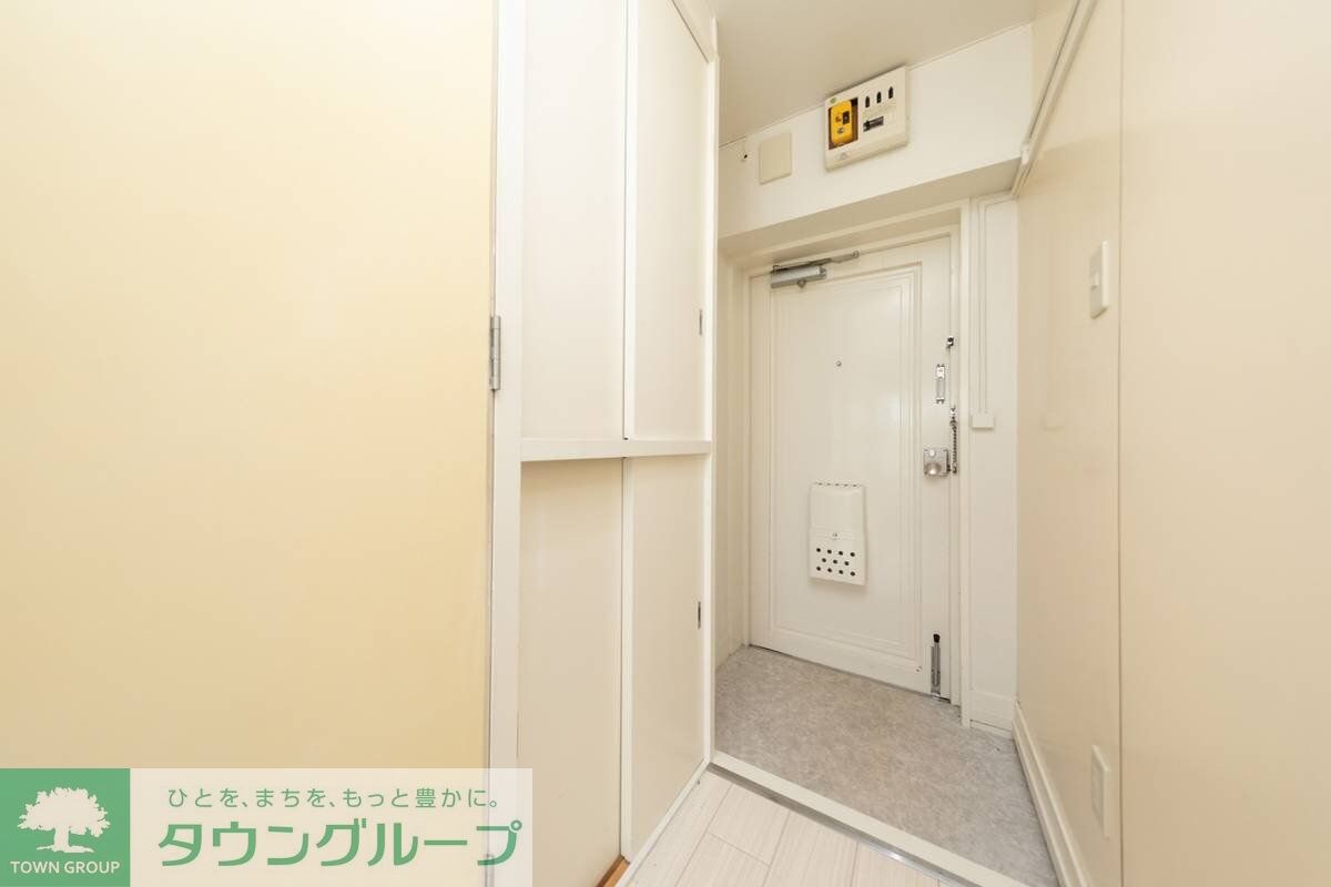 物件内観写真10　(玄関)