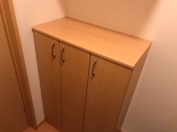 玄関(収納)