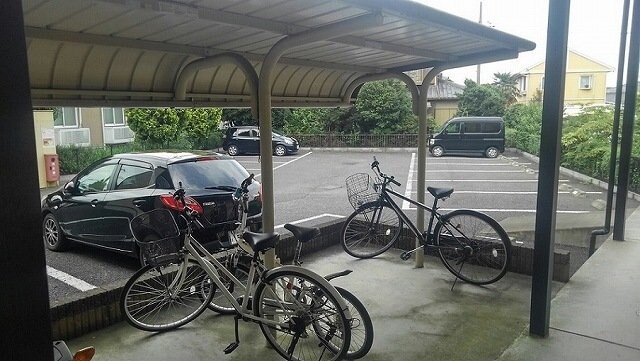 物件内観写真10　(駐輪場)