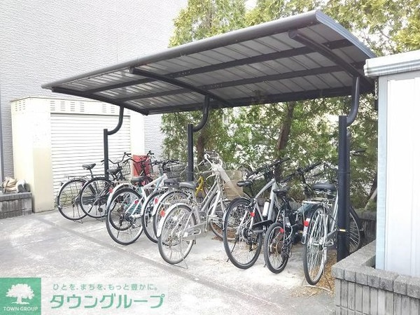 共有部分(屋根付き駐輪場)
