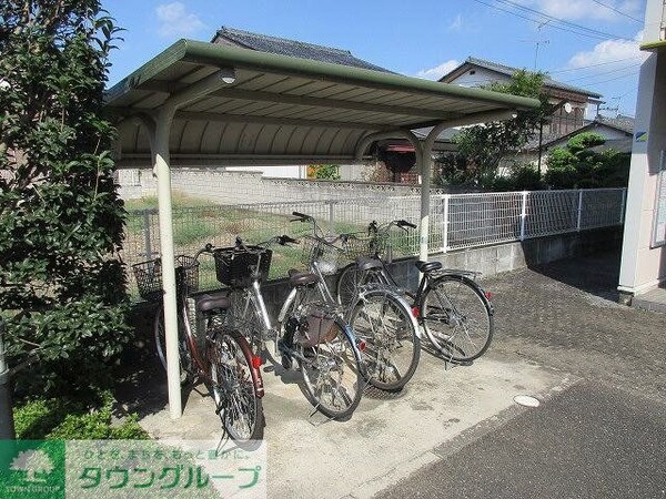 その他(屋根付き駐輪場)