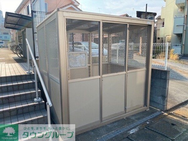 設備(入居者専用ゴミ庫)