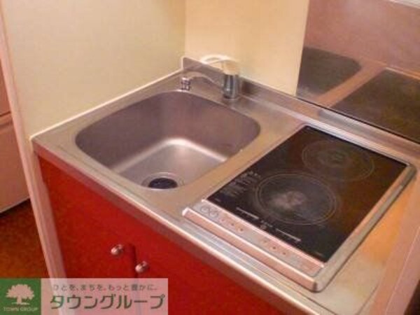 キッチン(ラジエントヒーターなので初めての一人暮らしでも安心です。)