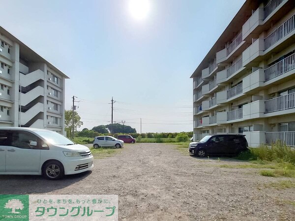 駐車場(駐車場)