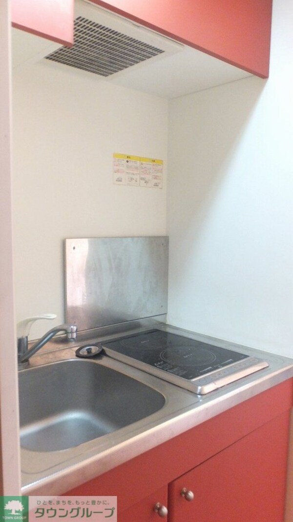 キッチン(2口の電気コンロ　※お部屋により、配置が異なります。)