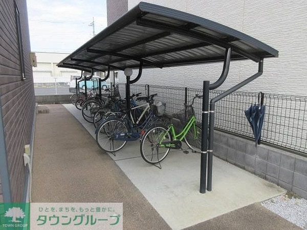 その他(屋根付き駐輪場)
