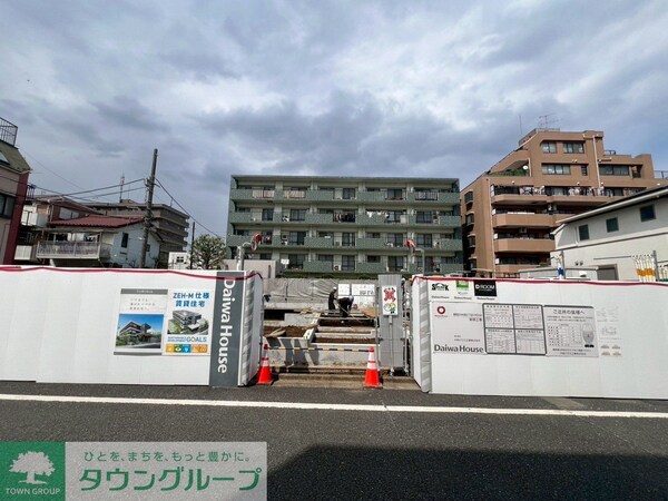 エントランス(駐車場)