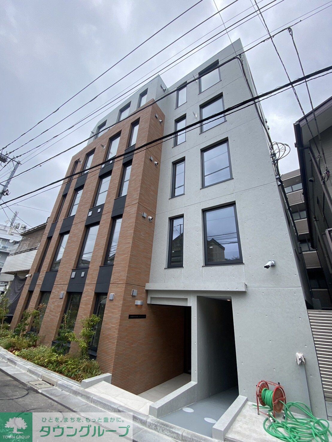 物件外観写真1　(お部屋探しはタウンハウジングへ♪)