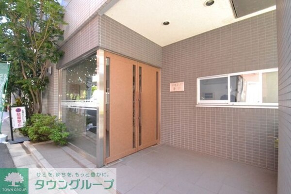 エントランス(内見の予約先はタウンハウジング中野店になります★)