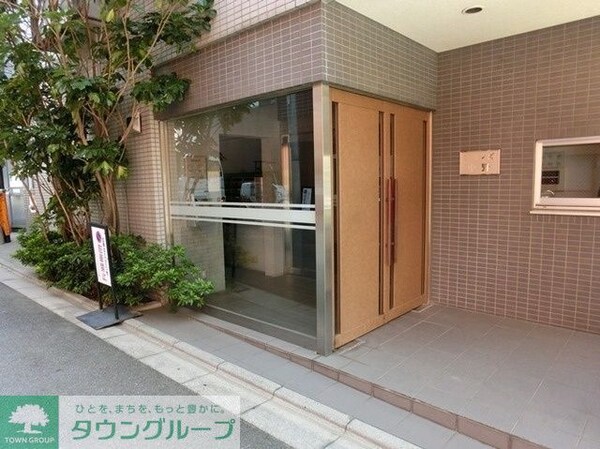 エントランス(内見の予約先はタウンハウジング中野店になります★)