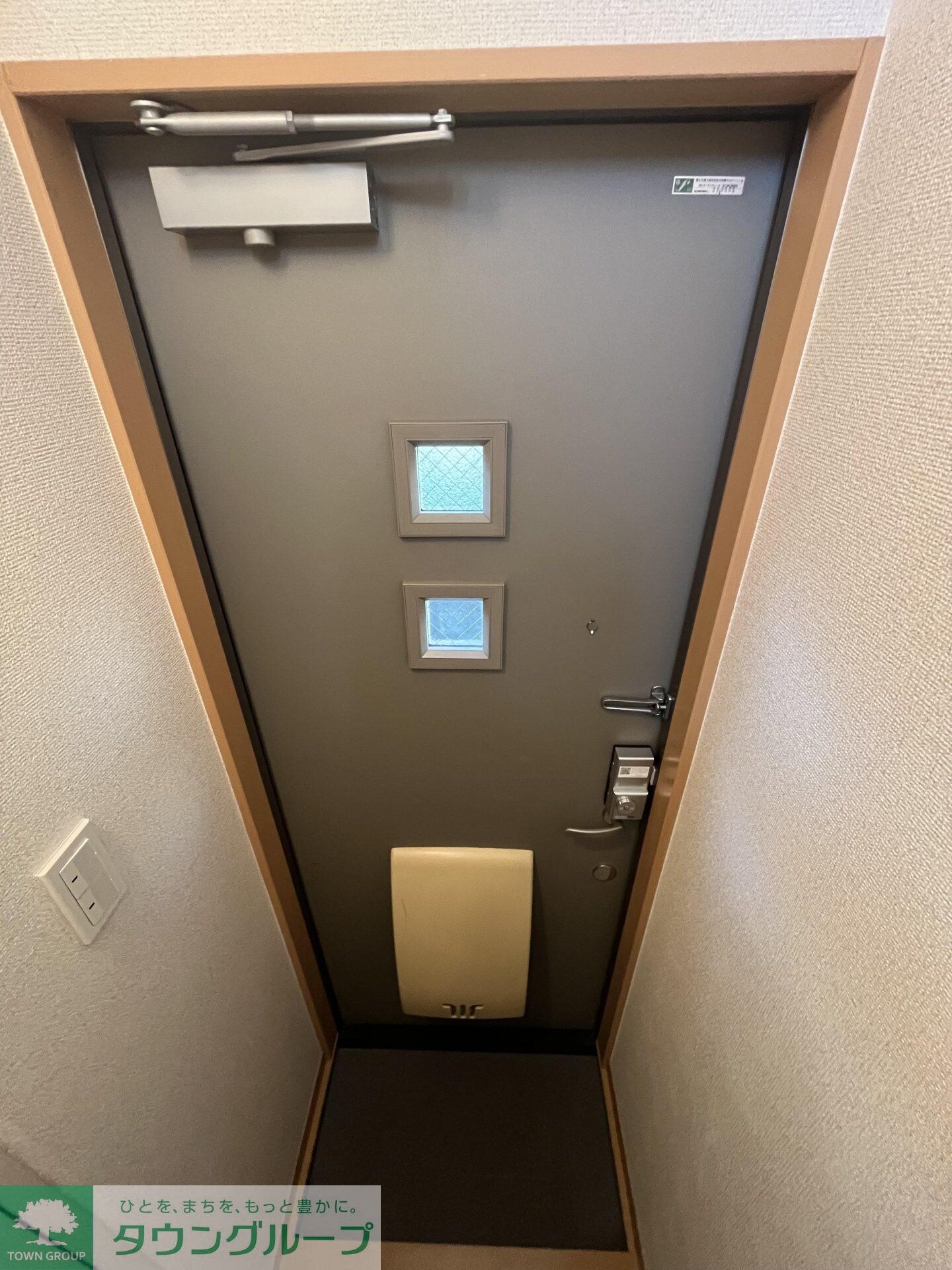 物件内観写真14　(エントランス)