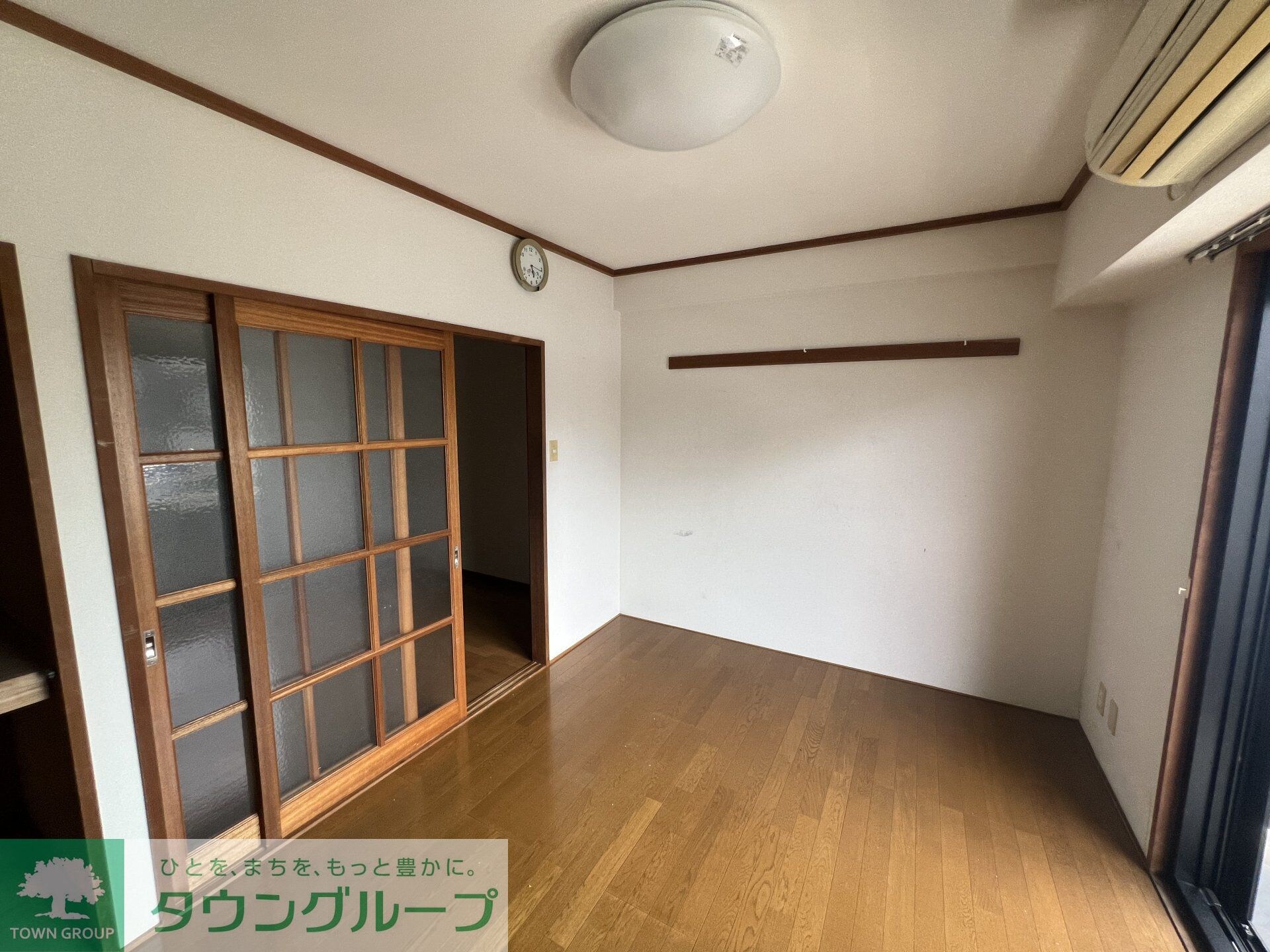 物件内観写真2　(リビング/居室)